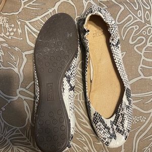Peter Millar snakeskin flat
